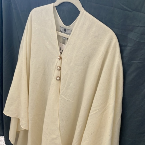 Jessica McClintock Cream/Gold glitter sparkle SHAWL with golden closing clasps- - Picture 13 of 16